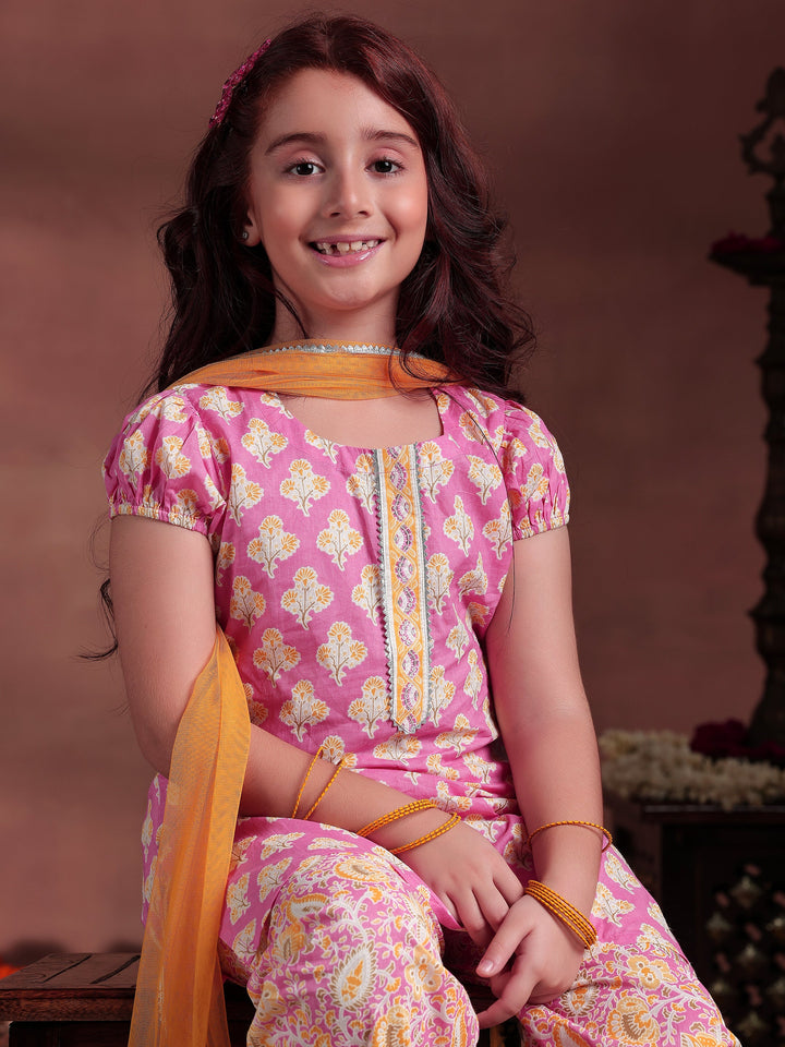 Kids Pink Printed Cotton Straight Suit With Dupatta