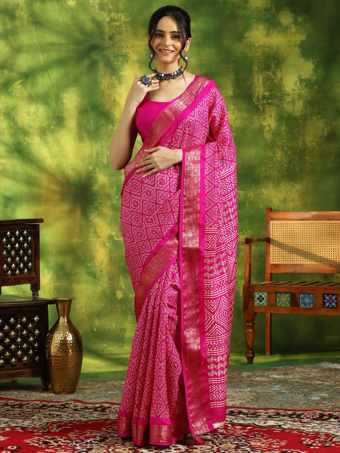 Pink Printed Silk Blend Saree With Unstitched Blouse Piece - Libas