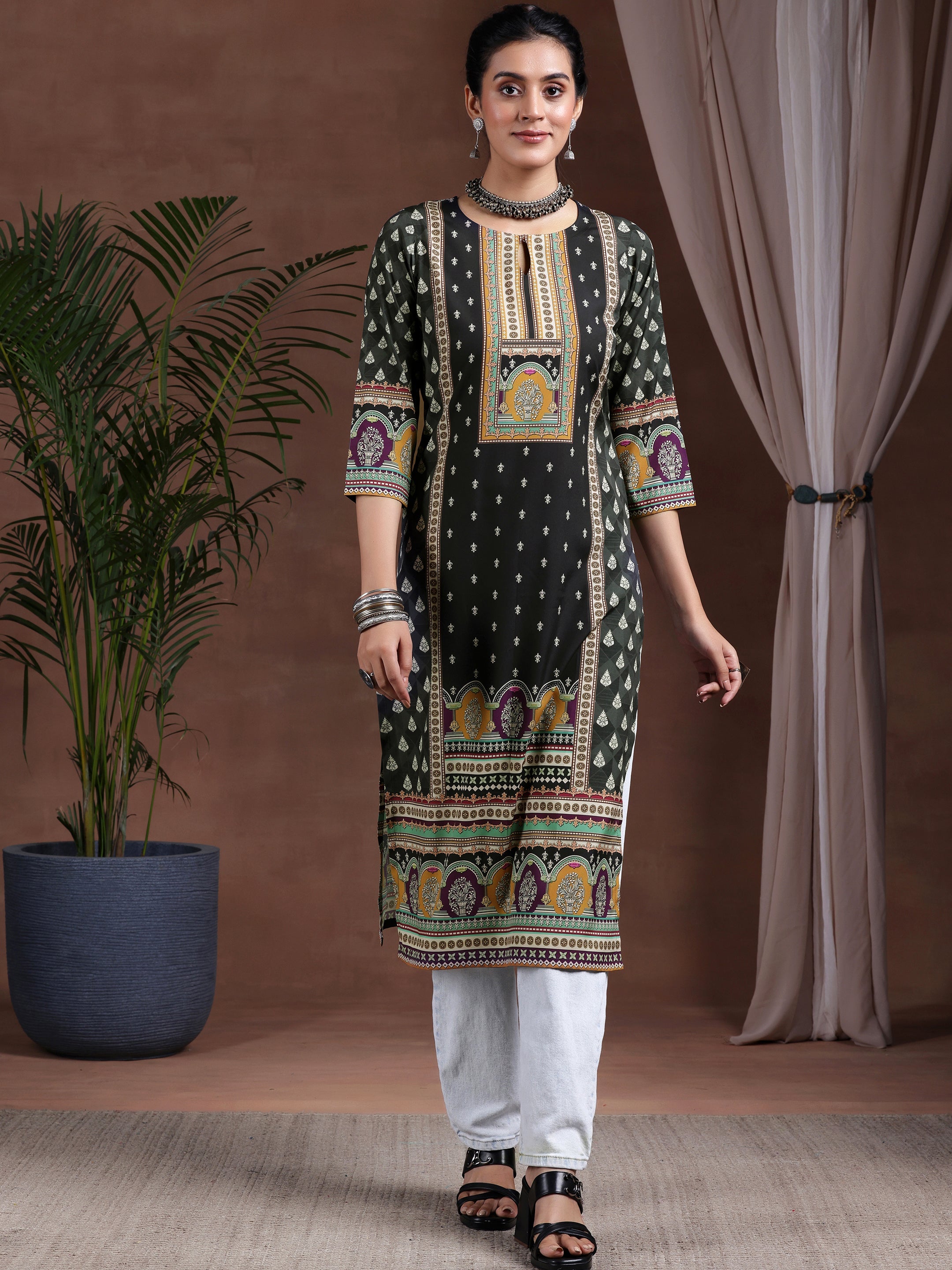 Black Printed Crepe Straight Kurta