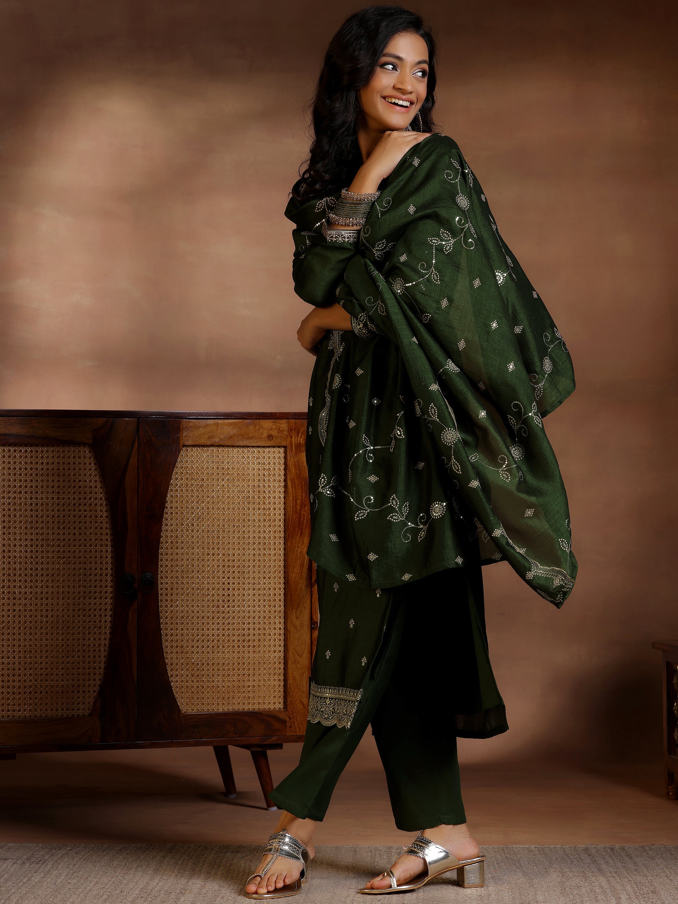 Green Embroidered Silk Blend Straight Suits With Dupatta