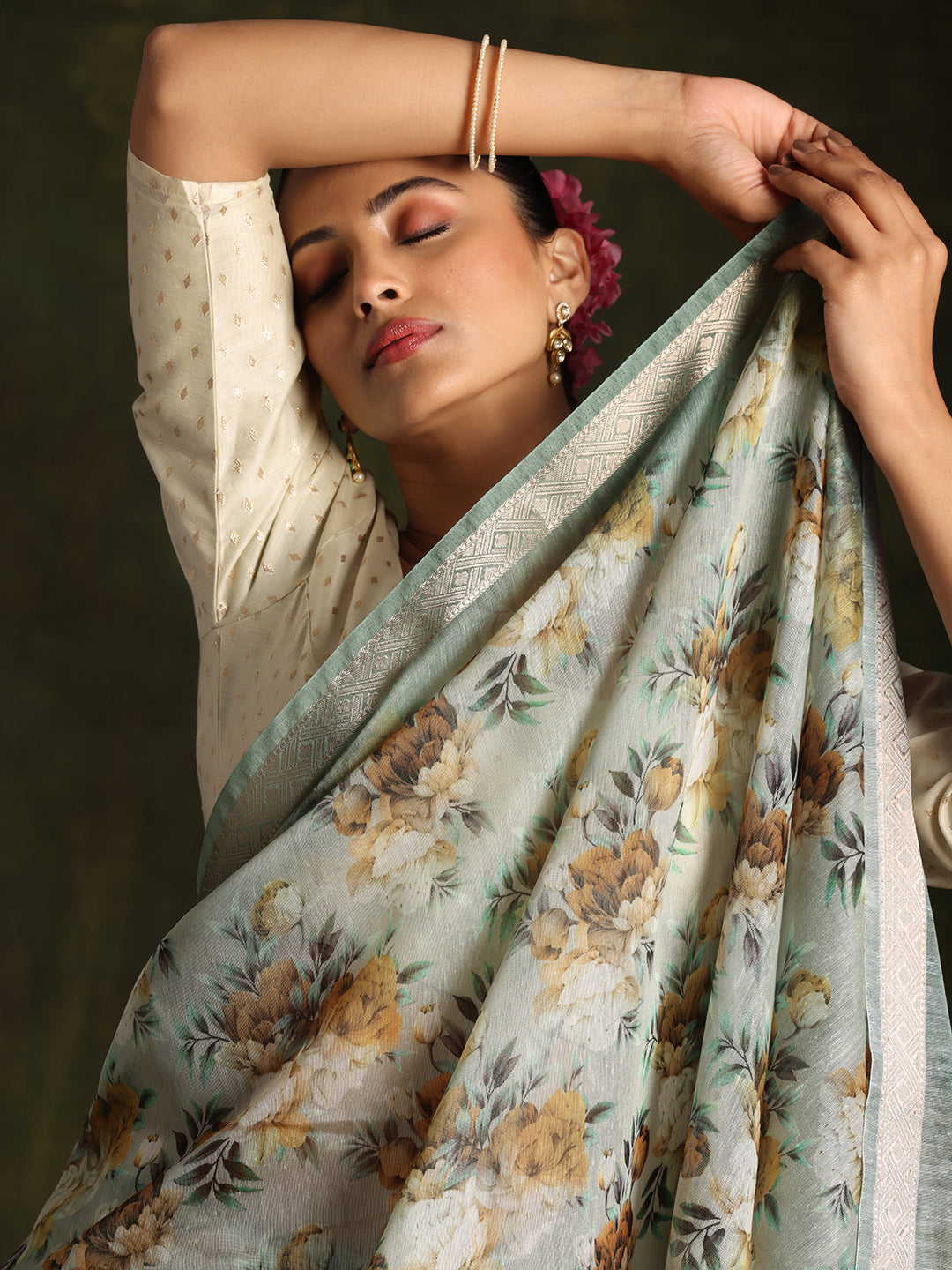 Green Printed Silk Blend Saree With Unstitched Blouse Piece