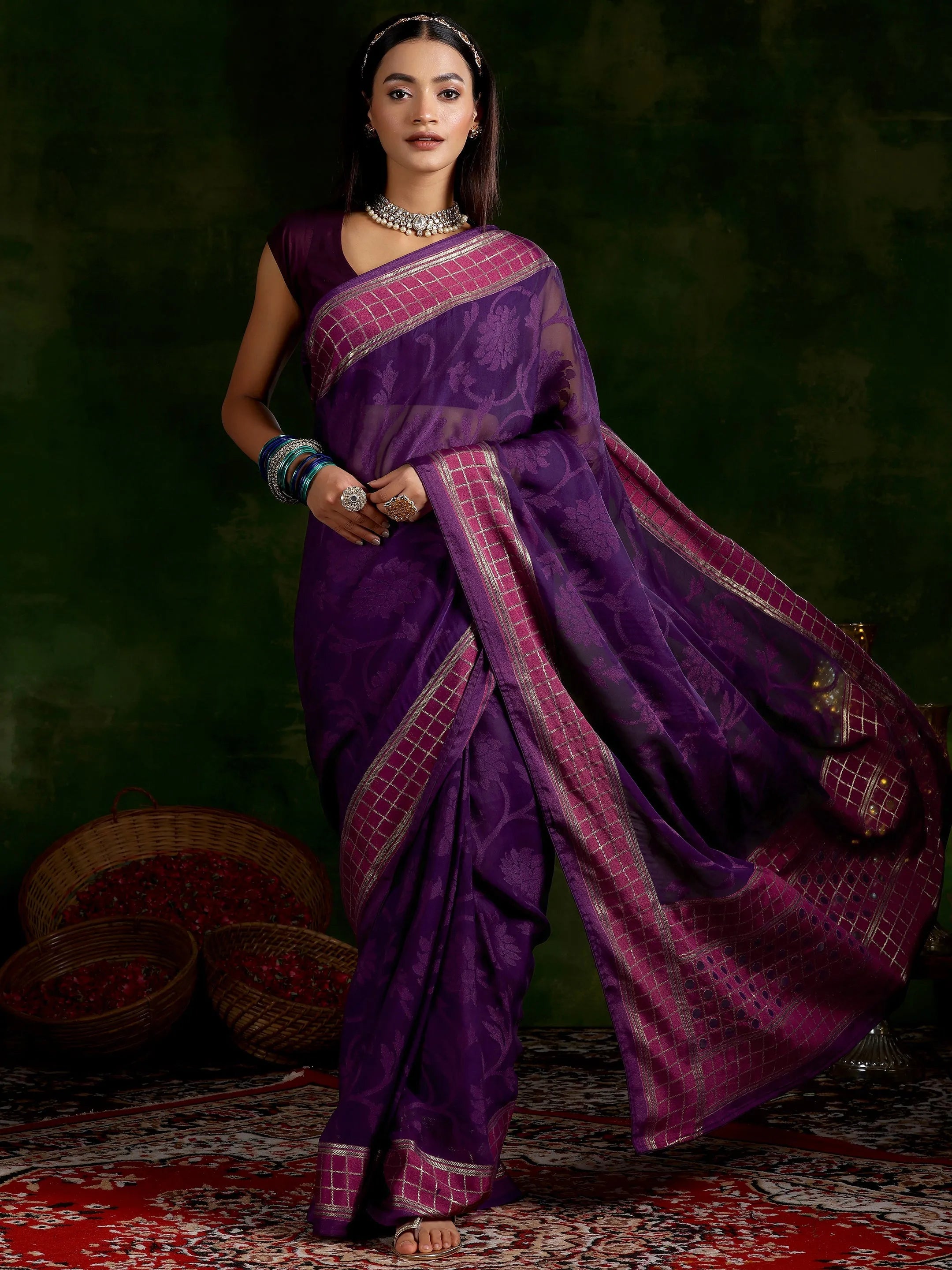 Purple Printed Silk Blend Saree With Unstitched Blouse Piece