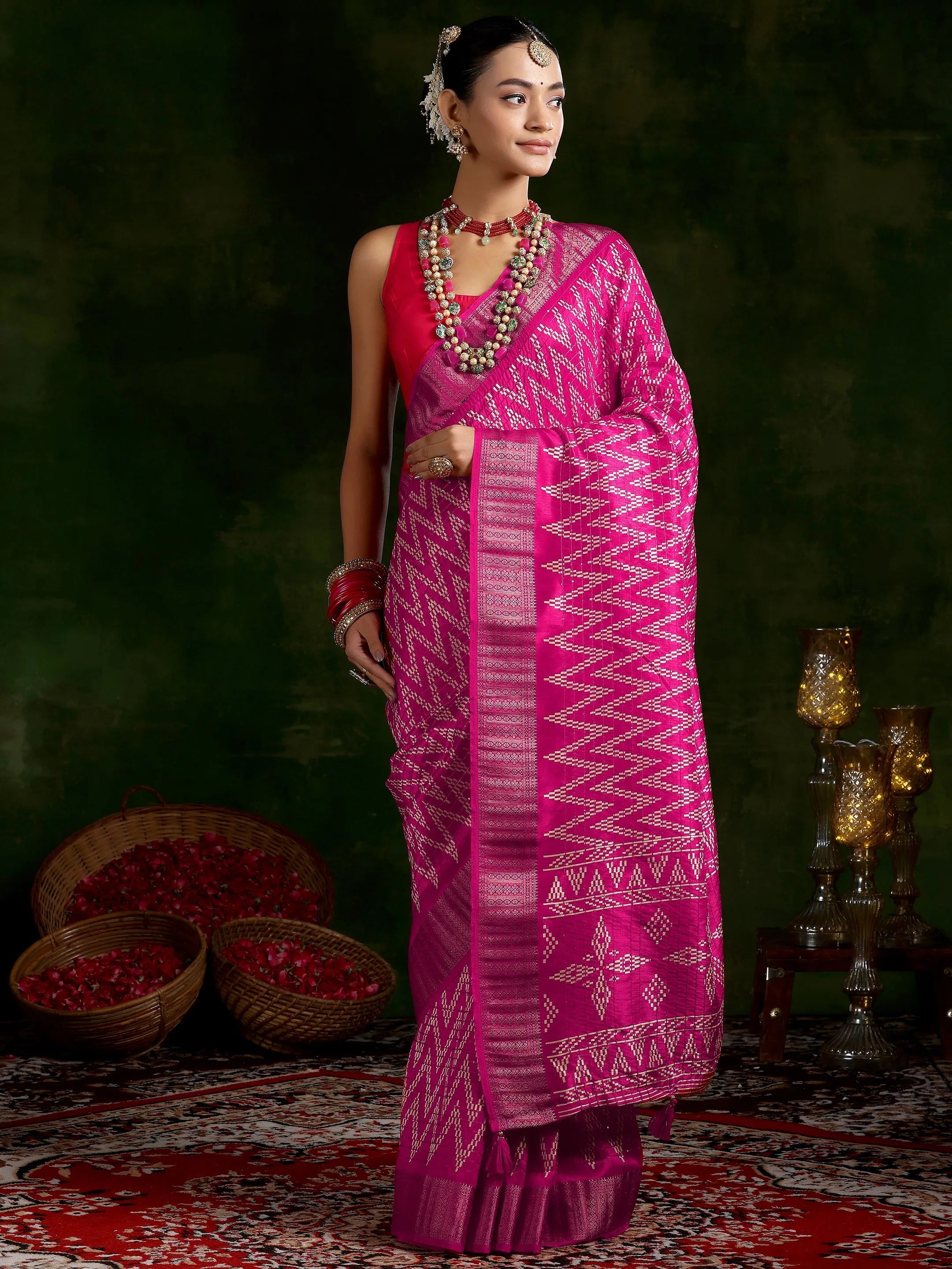 Pink Printed Silk Blend Saree With Unstitched Blouse Piece