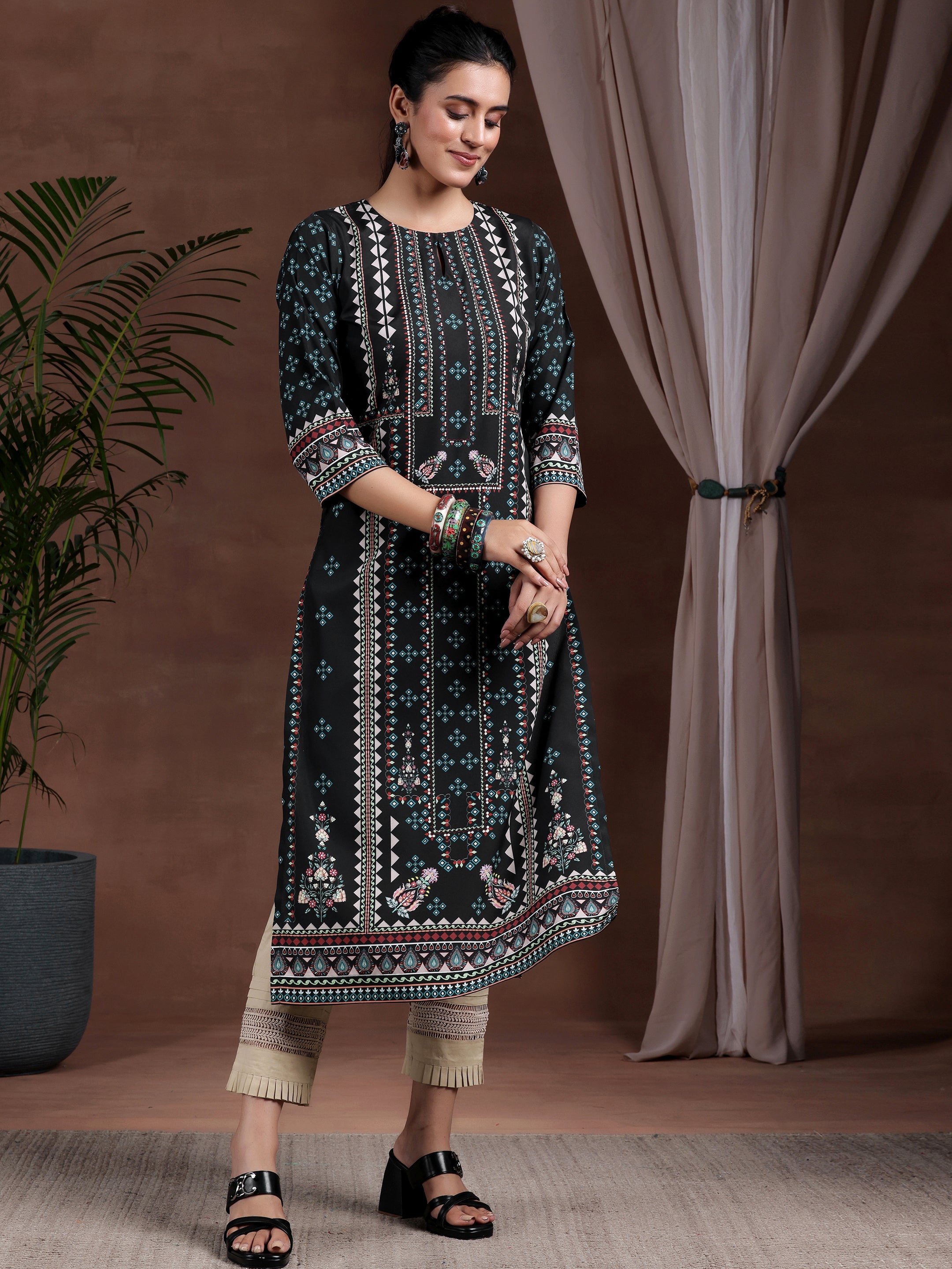 Black Printed Crepe Straight Kurta