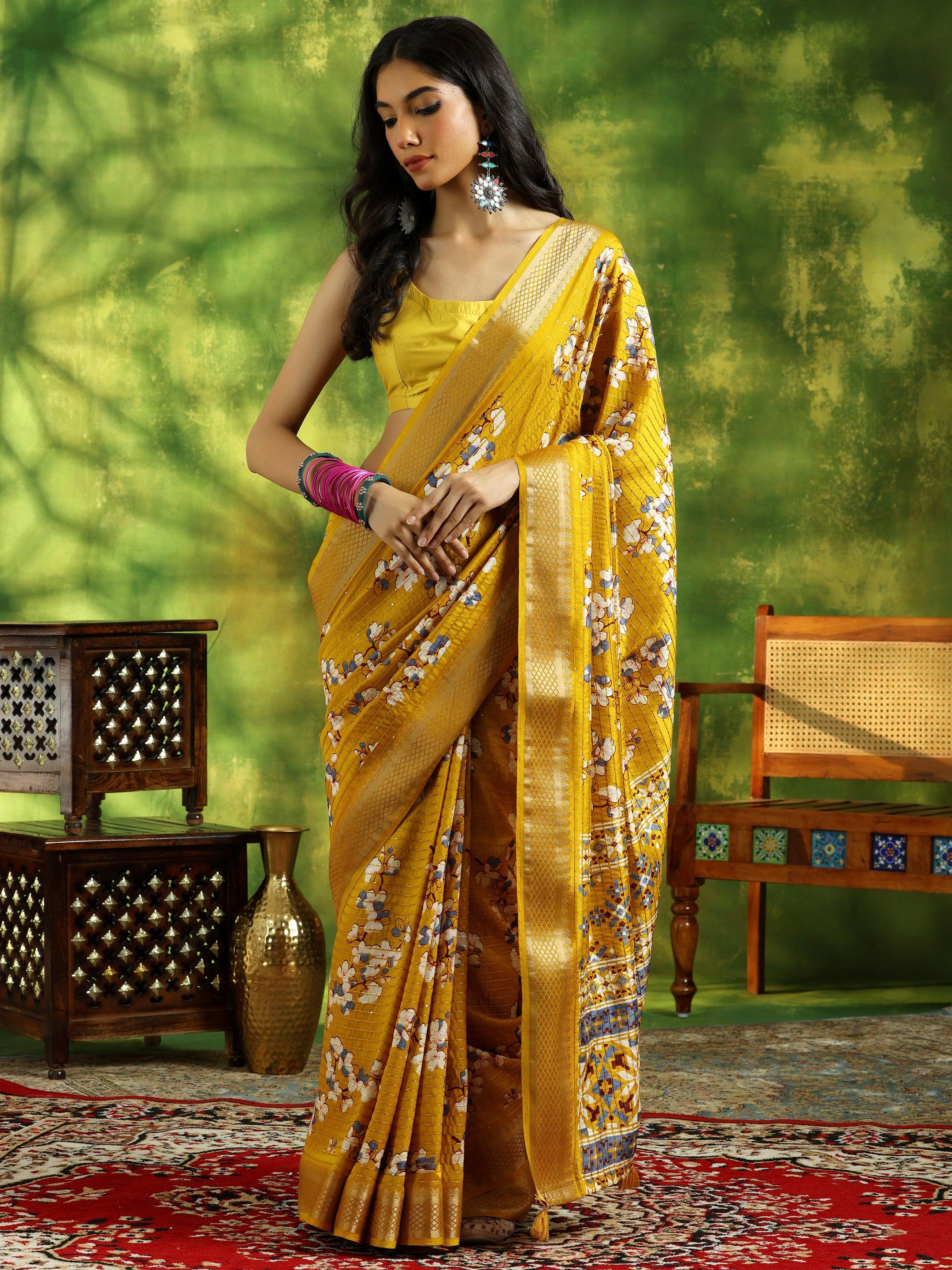 Mustard Printed Silk Blend Saree With Unstitched Blouse Piece