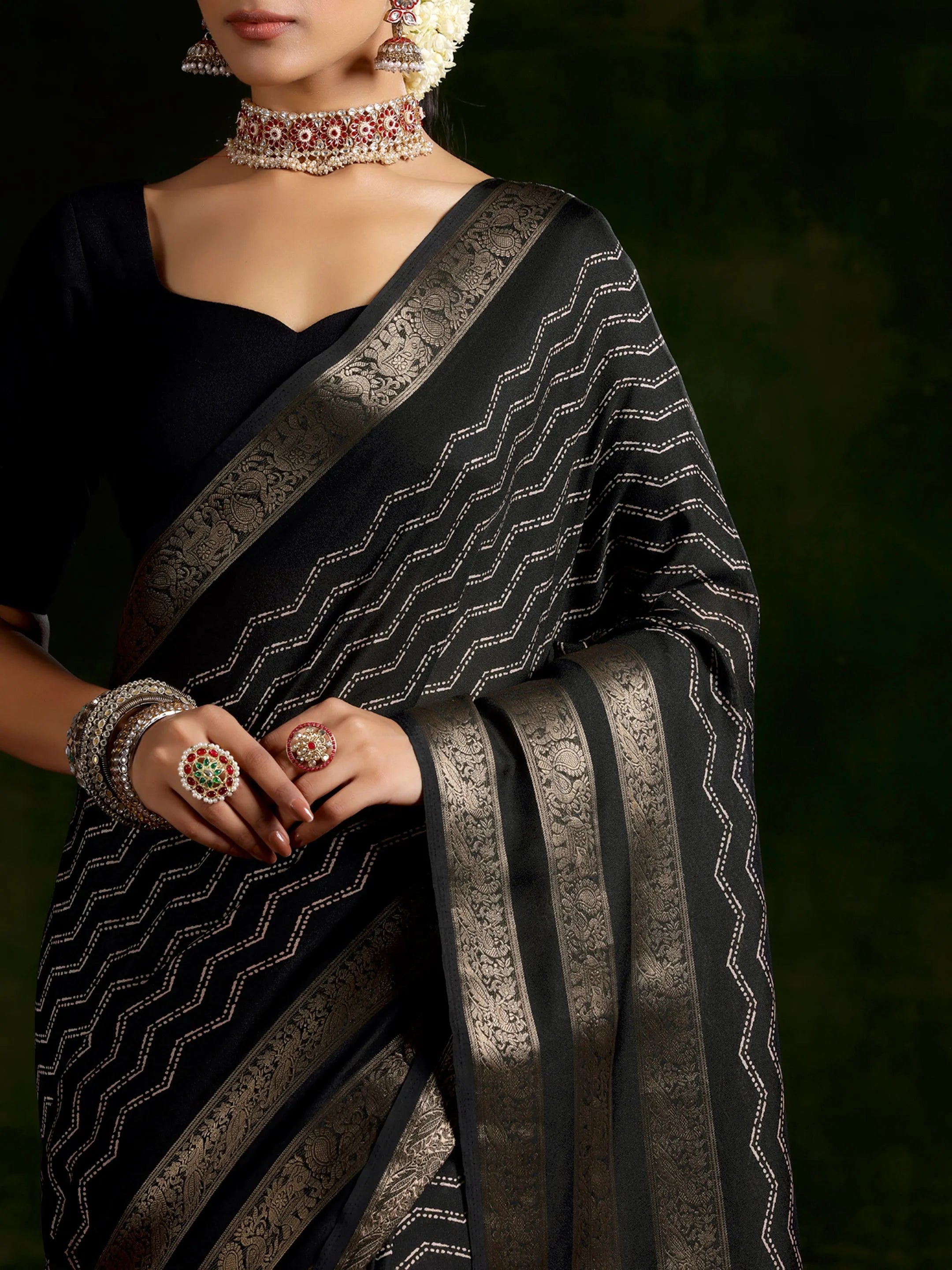 Black Printed Silk Blend Saree With Unstitched Blouse Piece