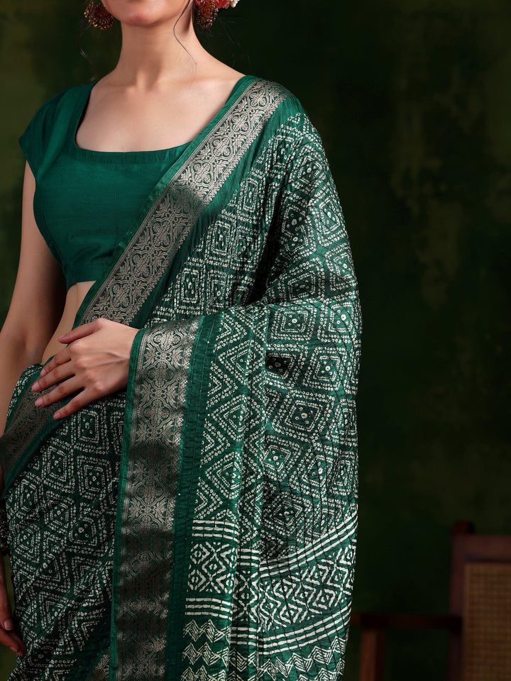 Green Printed Silk Blend Saree With Unstitched Blouse Piece - Libas