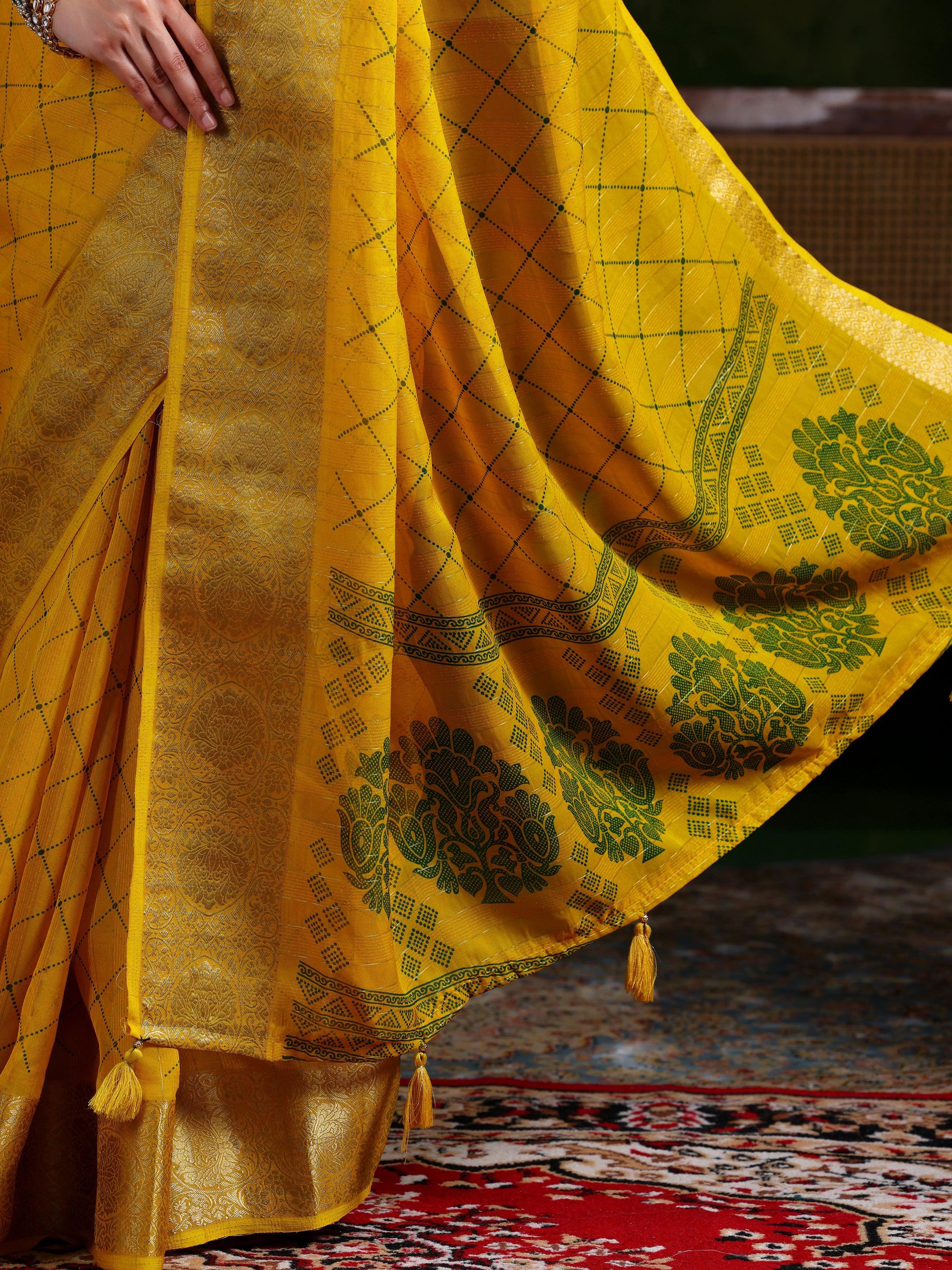 Mustard Printed Silk Blend Saree With Unstitched Blouse Piece