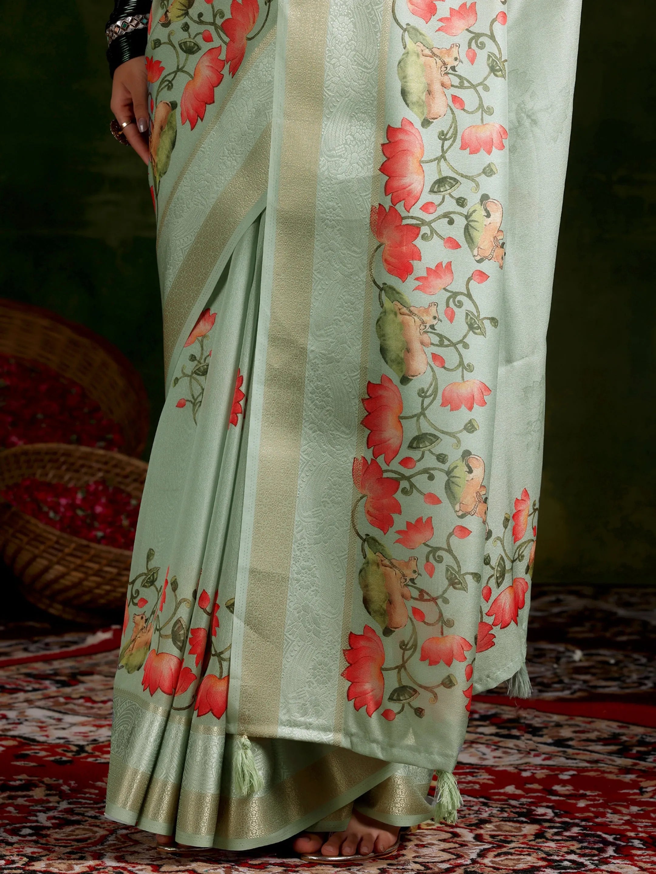 Green Printed Silk Blend Saree With Unstitched Blouse Piece