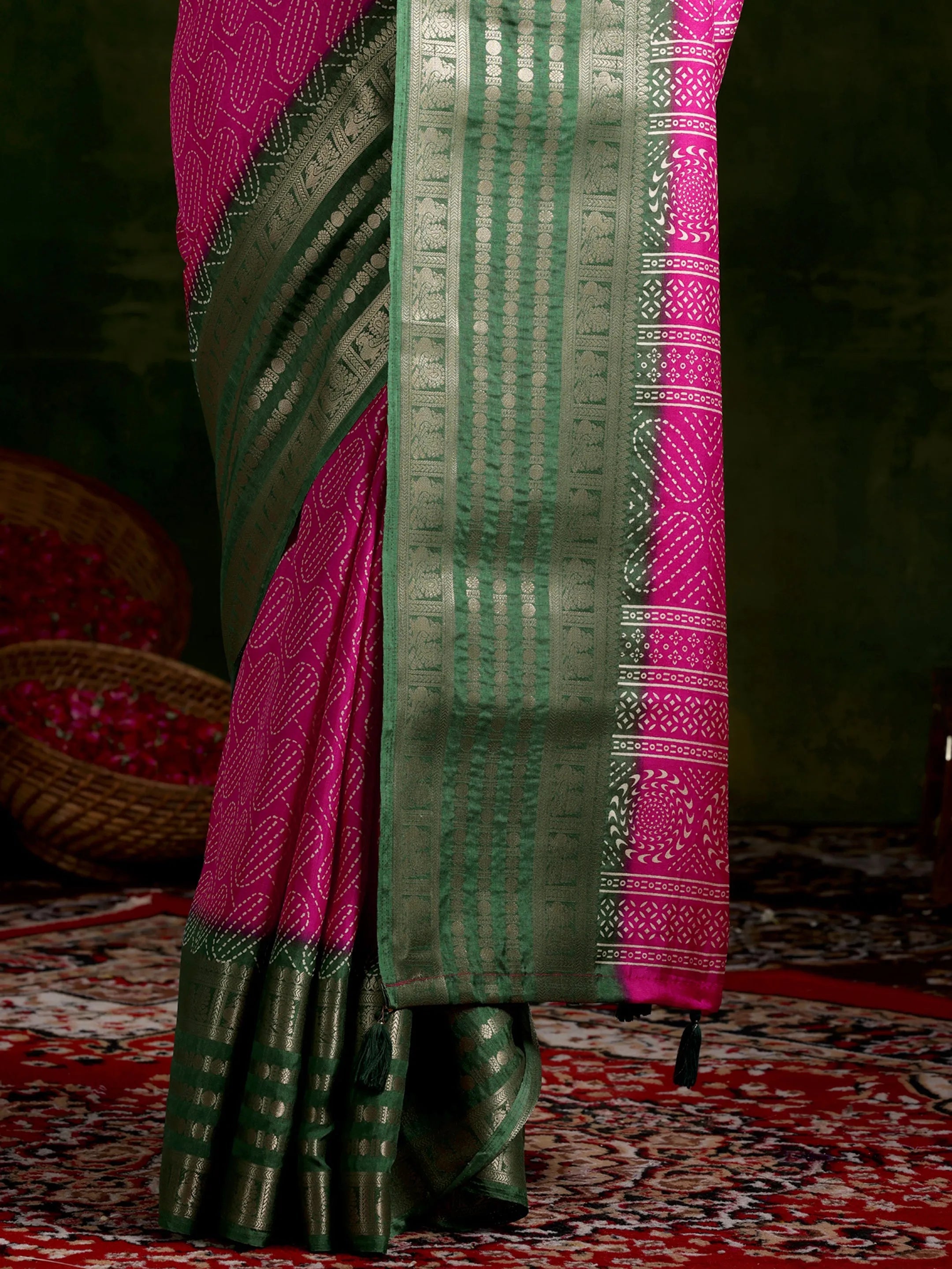 Pink Printed Silk Blend Saree With Unstitched Blouse Piece