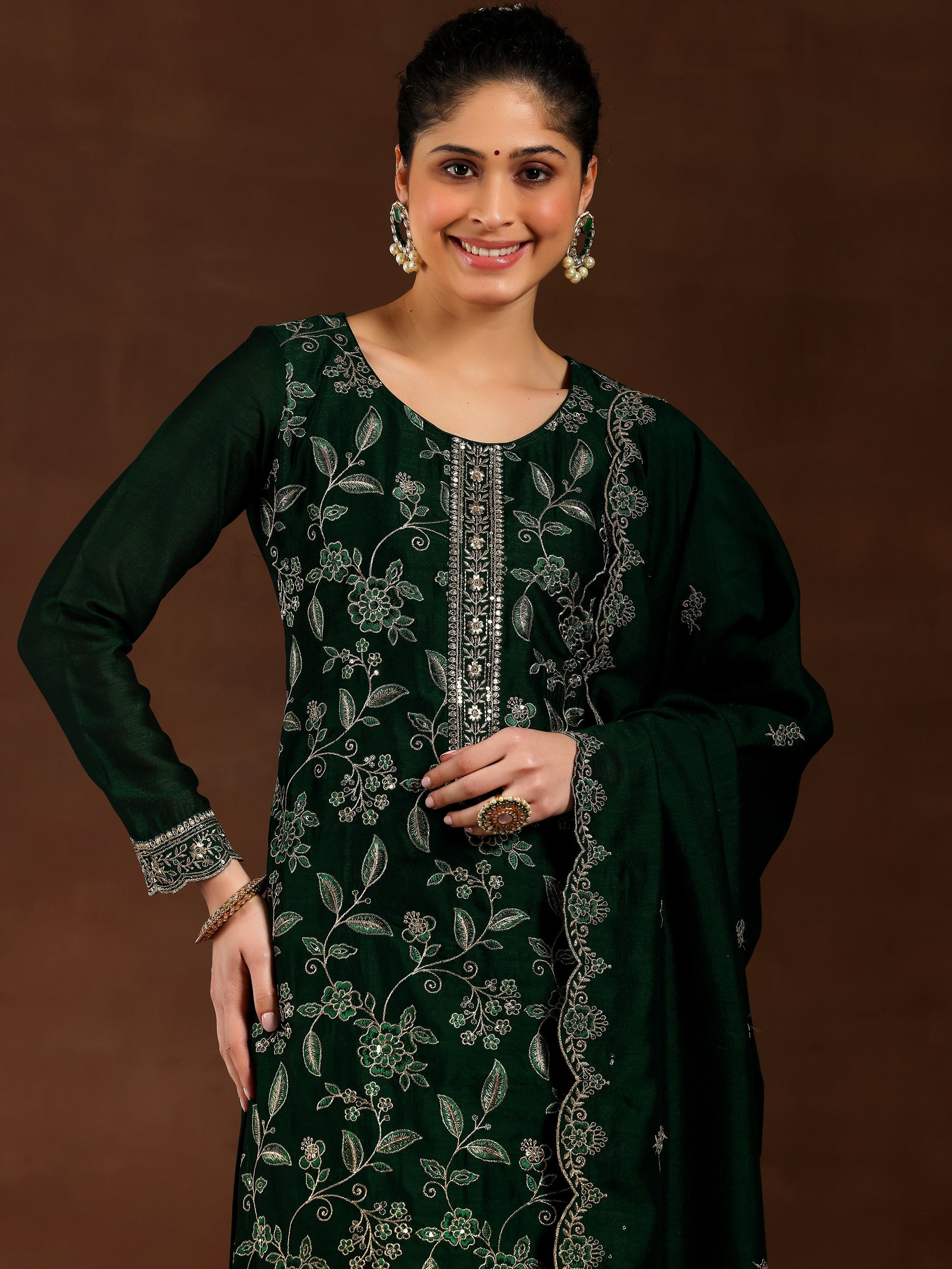 Green Embroidered Silk Blend Straight Suit With Dupatta