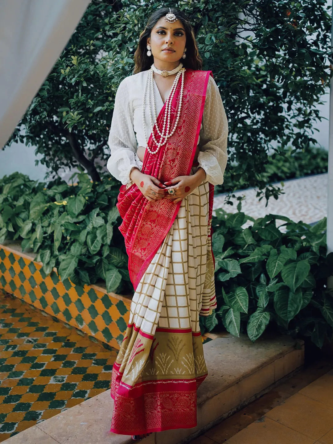 Pink Printed Silk Blend Saree With Unstitched Blouse Piece