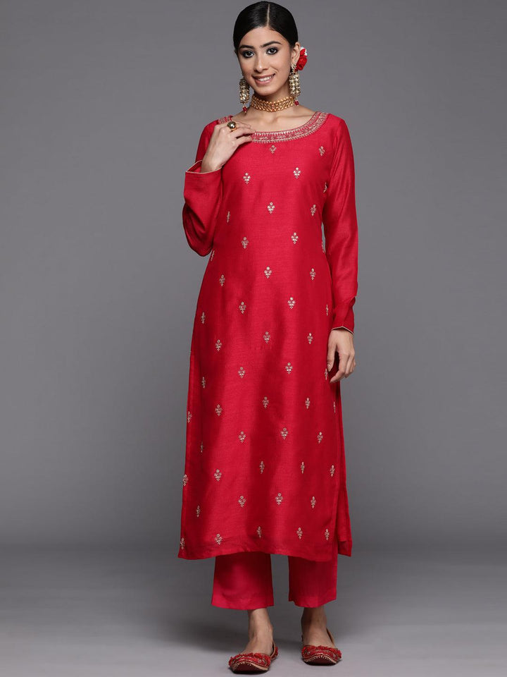 Magenta Solid Silk Straight Kurta - Libas