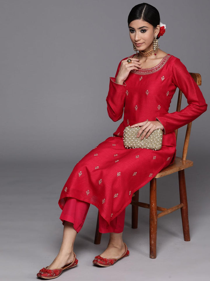 Magenta Solid Silk Straight Kurta - Libas