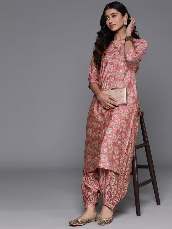 Peach Printed Silk Blend Straight Kurta With Salwar - ShopLibas