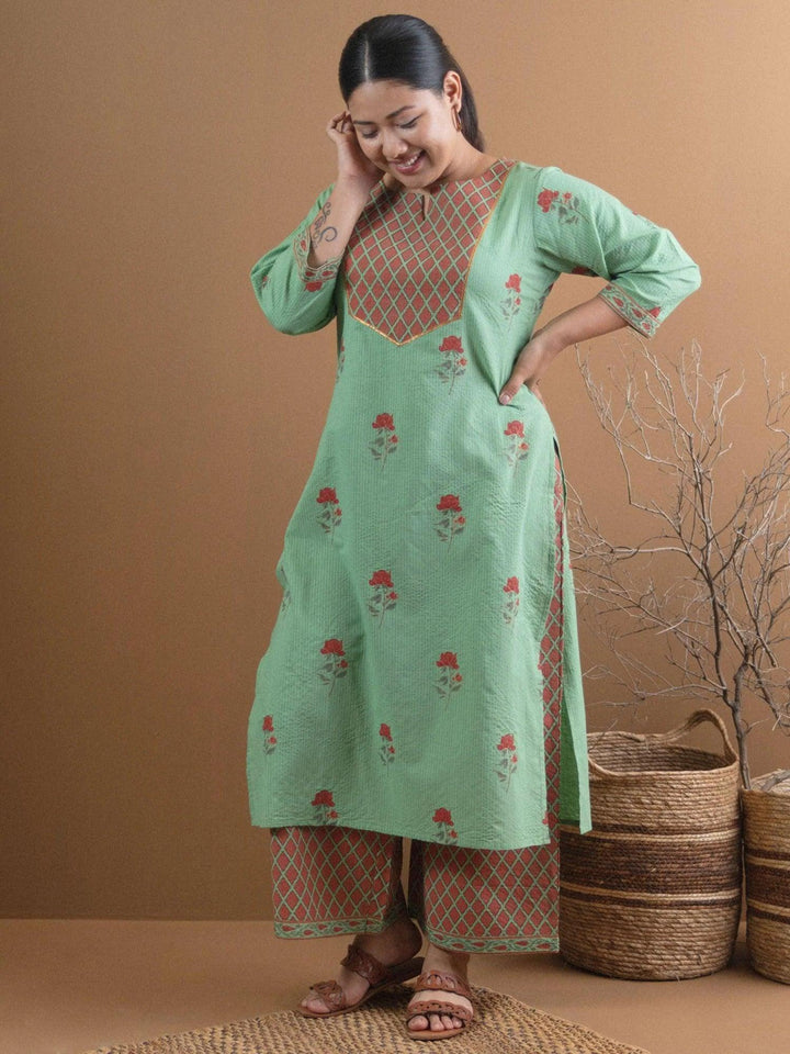 Plus Size Green Printed Cotton Kurta Set - ShopLibas