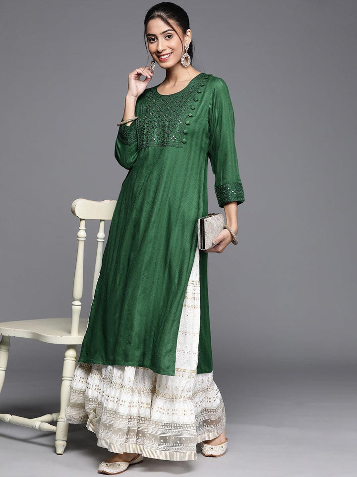 Green Embroidered Rayon Kurta - ShopLibas