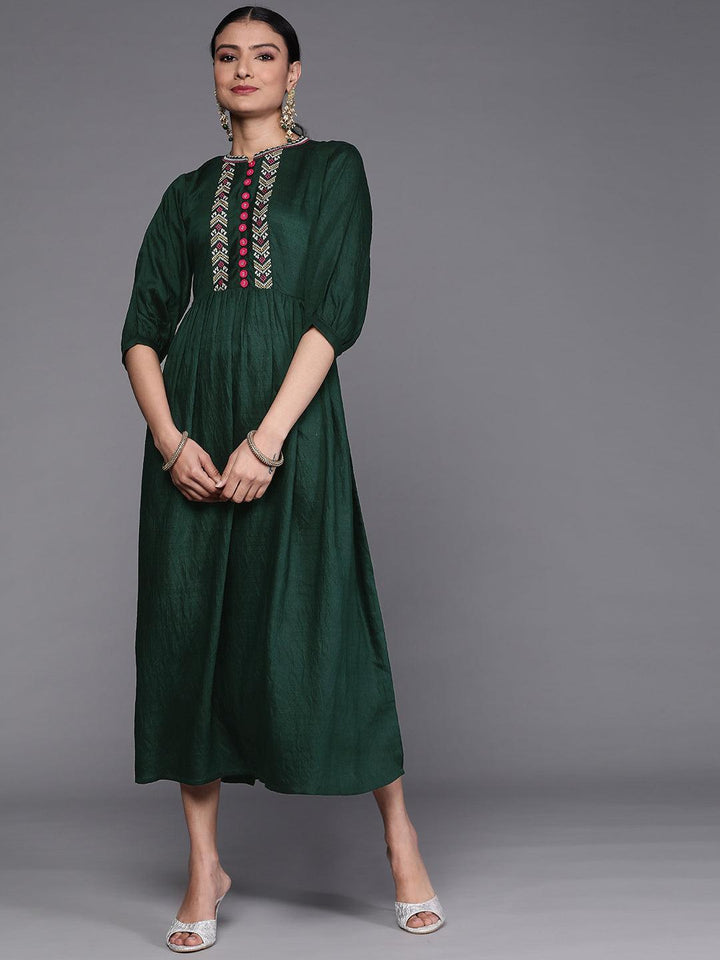 Green Embroidered Viscose Rayon Dress - ShopLibas