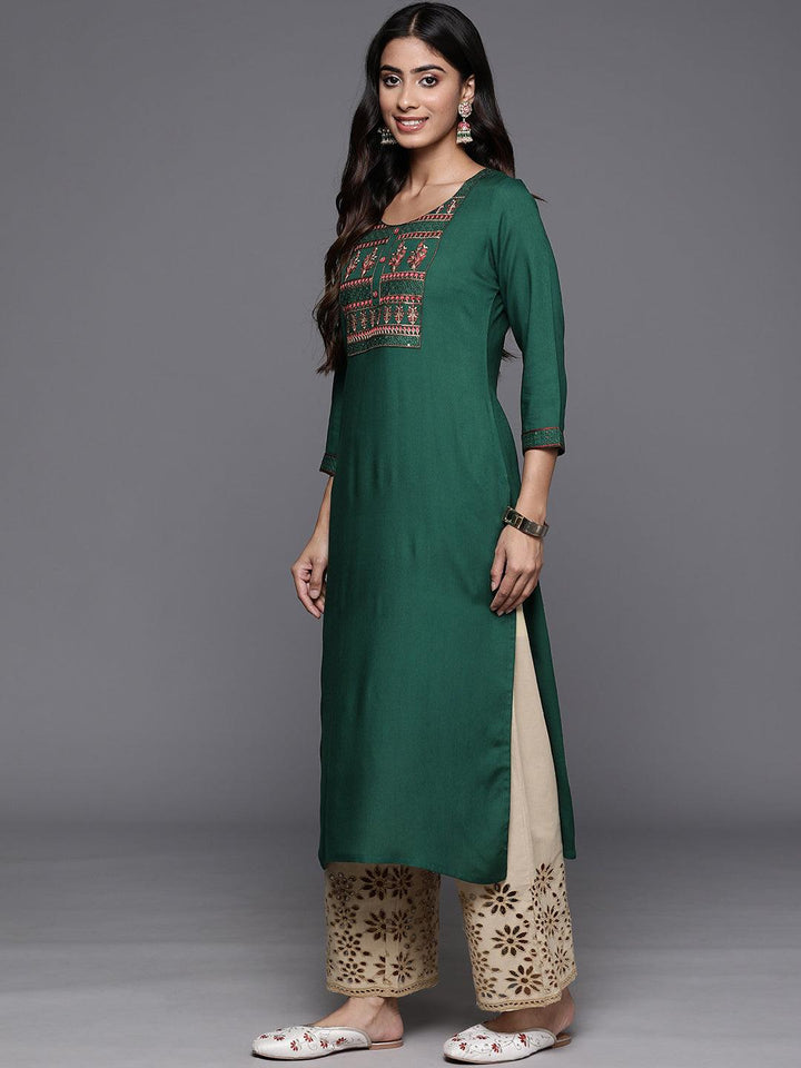 Green Yoke Design Rayon Straight Kurta - ShopLibas