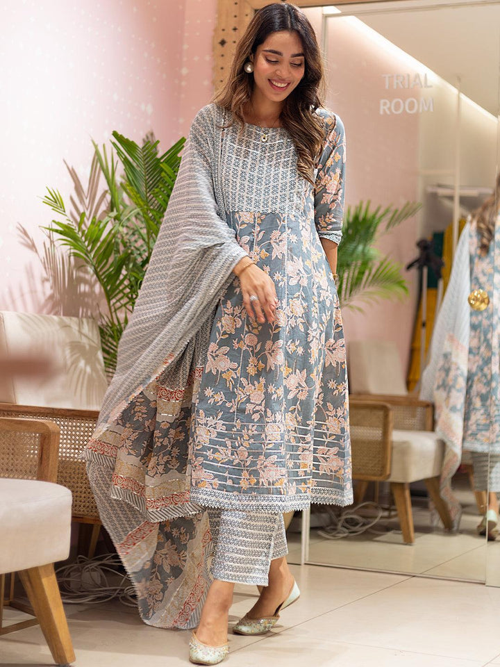 Grey Printed Cotton Suit Set - ShopLibas