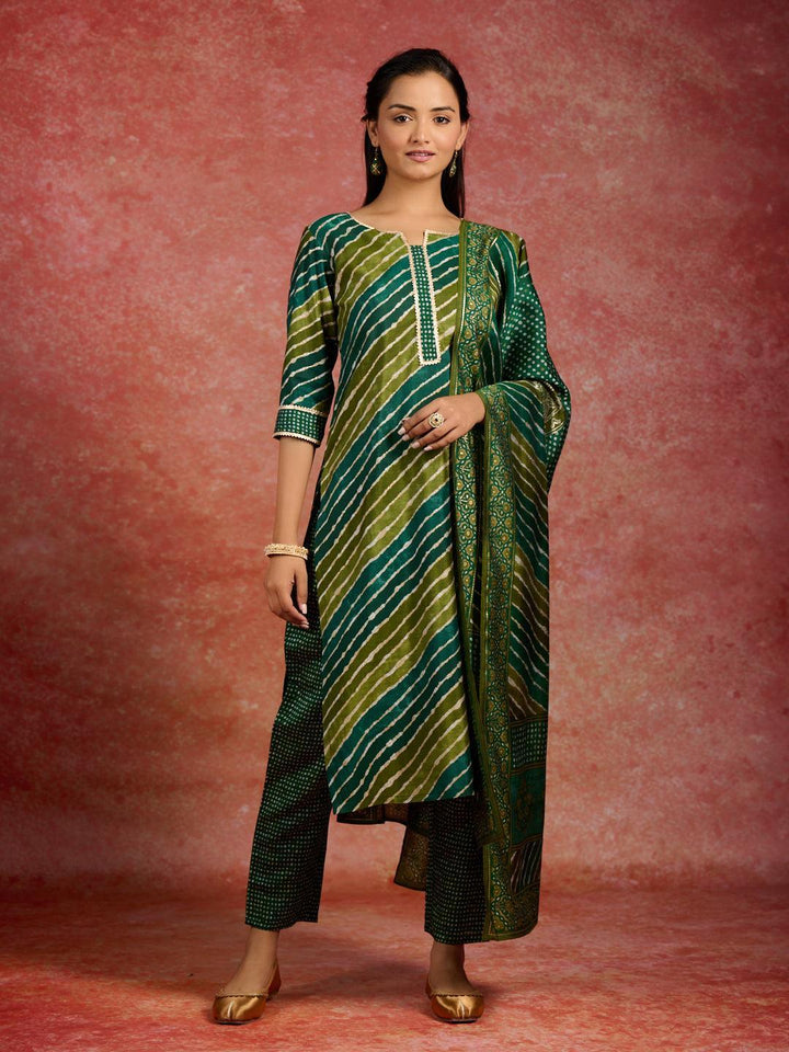 Green Printed Silk Blend Straight Kurta With Trousers & Dupatta - ShopLibas