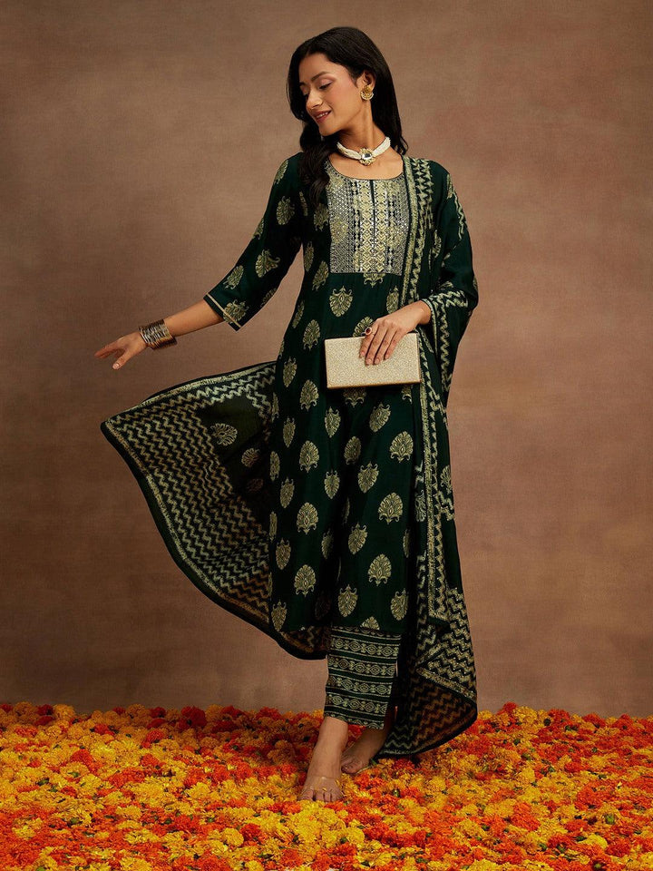 Green Printed Silk Blend Straight Kurta With Trousers & Dupatta - ShopLibas