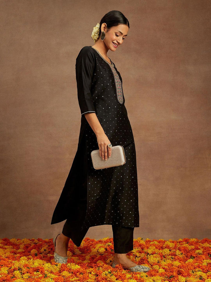 Black Embellished Silk Straight Kurta - ShopLibas