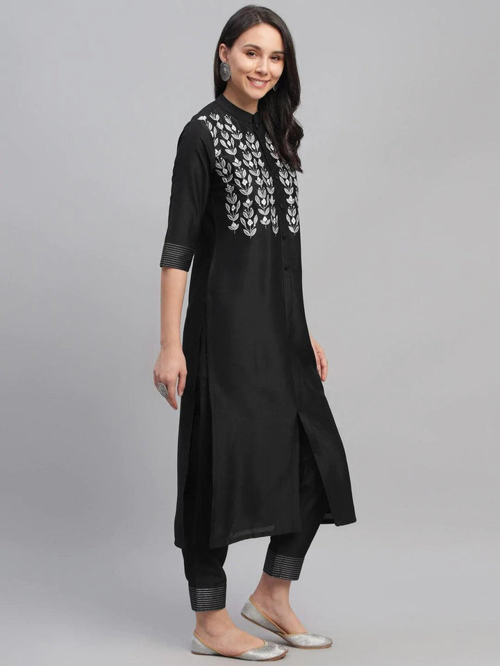 Black Embroidered Crepe Kurta - ShopLibas