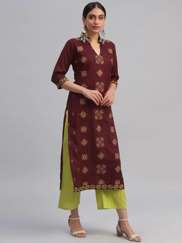 Maroon Embroidered Rayon Kurta - ShopLibas