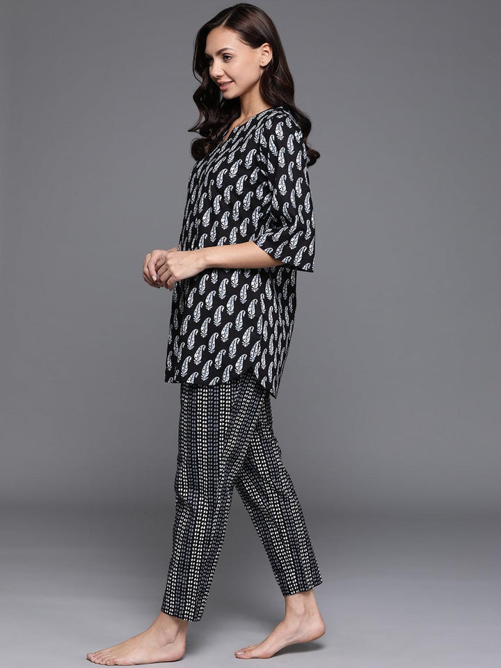 Black Printed Cotton Night Suit - ShopLibas