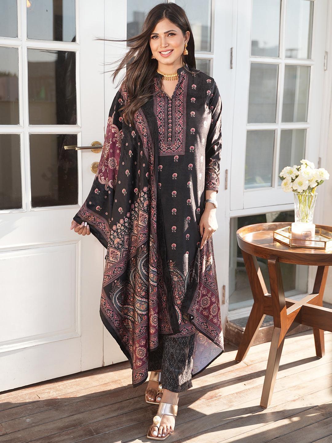 Black Printed Velvet Straight Suit Set - ShopLibas