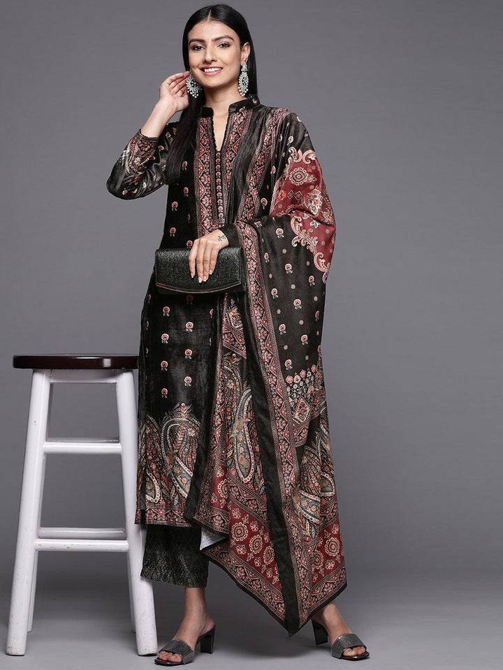 Black Printed Velvet Straight Suit Set - ShopLibas