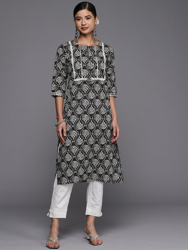 Black Yoke Design Cotton Straight Kurta - ShopLibas