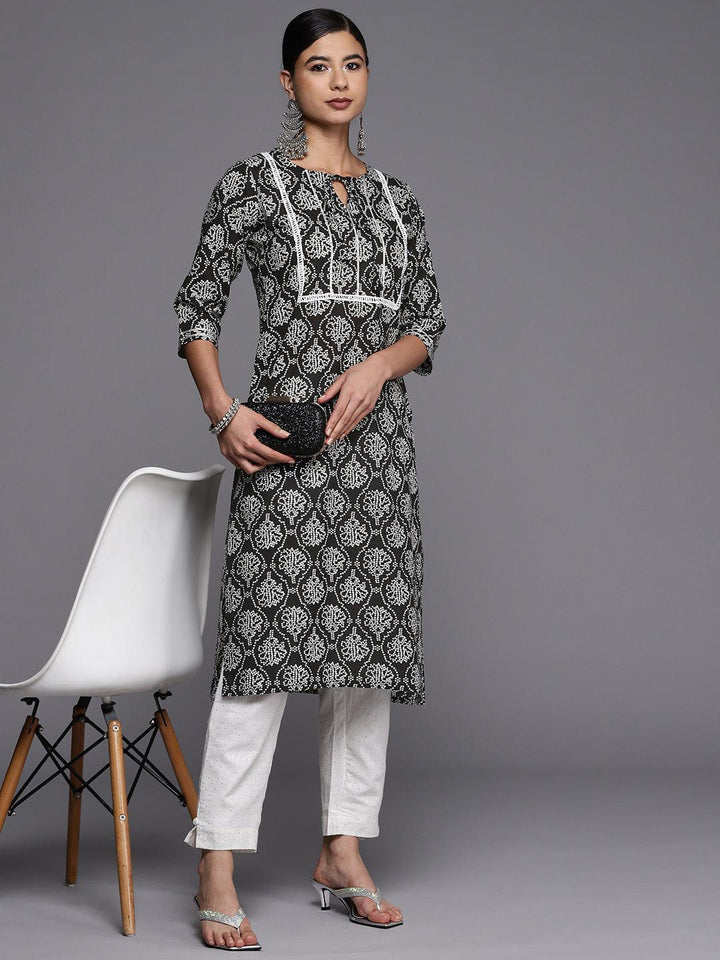 Black Yoke Design Cotton Straight Kurta - ShopLibas