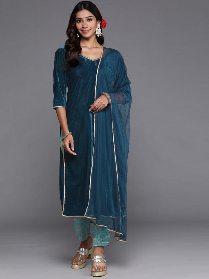 Blue Solid Velvet Straight Suit Set With Trousers - ShopLibas