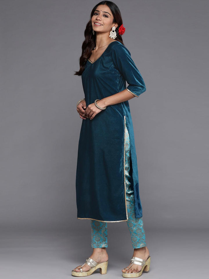 Blue Solid Velvet Straight Suit Set With Trousers - ShopLibas