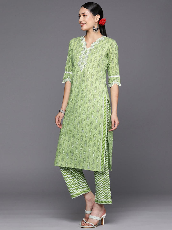 Green Embroidered Cotton Straight Suit Set With Trousers - ShopLibas