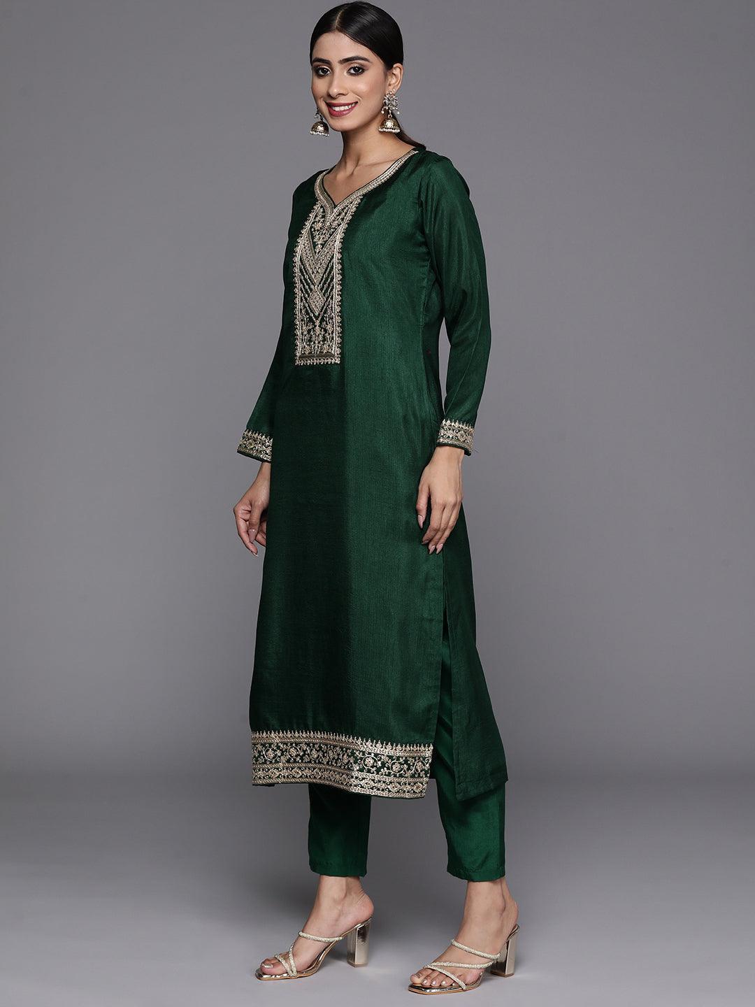 Green Printed Silk Blend Straight Kurta With Trousers & Dupatta