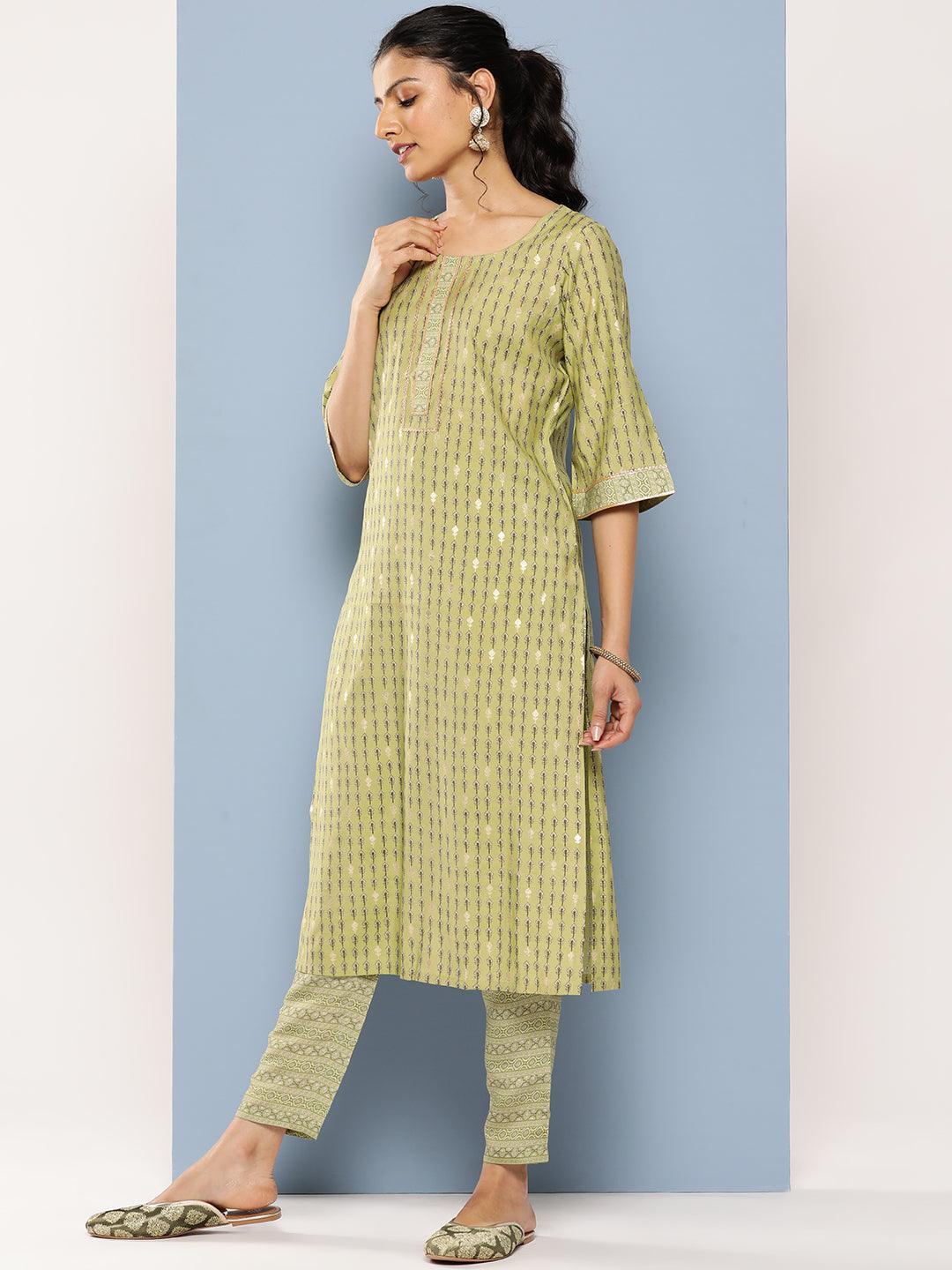 Green Printed Silk Blend Straight Kurta With Trousers