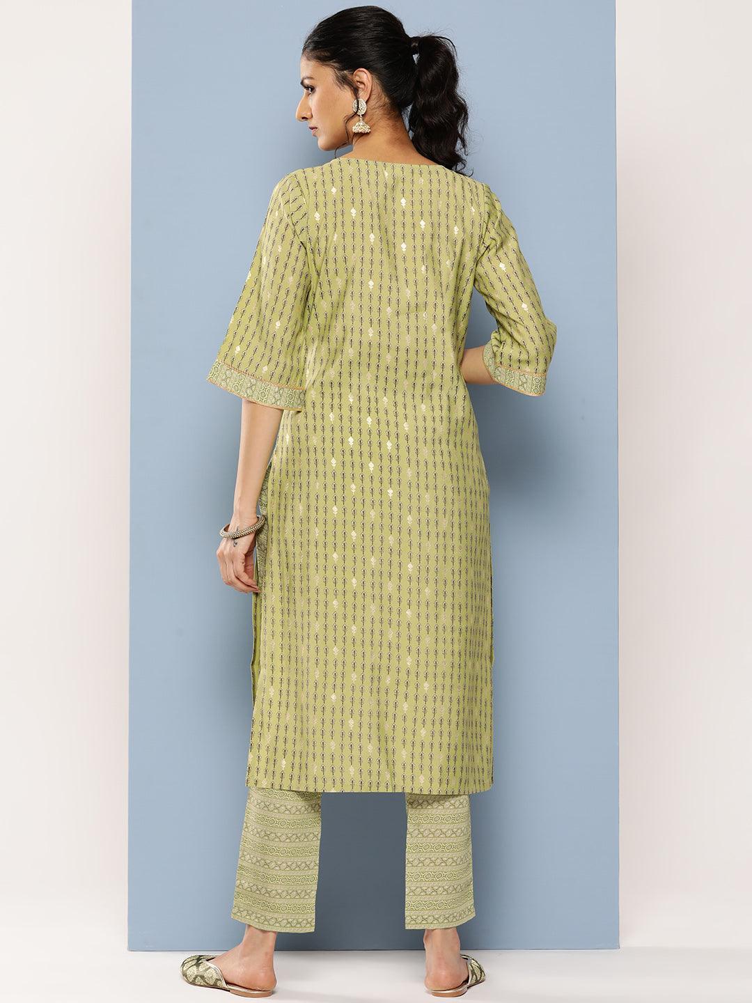 Green Printed Silk Blend Straight Kurta With Trousers