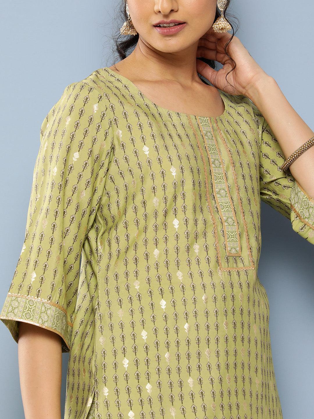 Green Printed Silk Blend Straight Kurta With Trousers