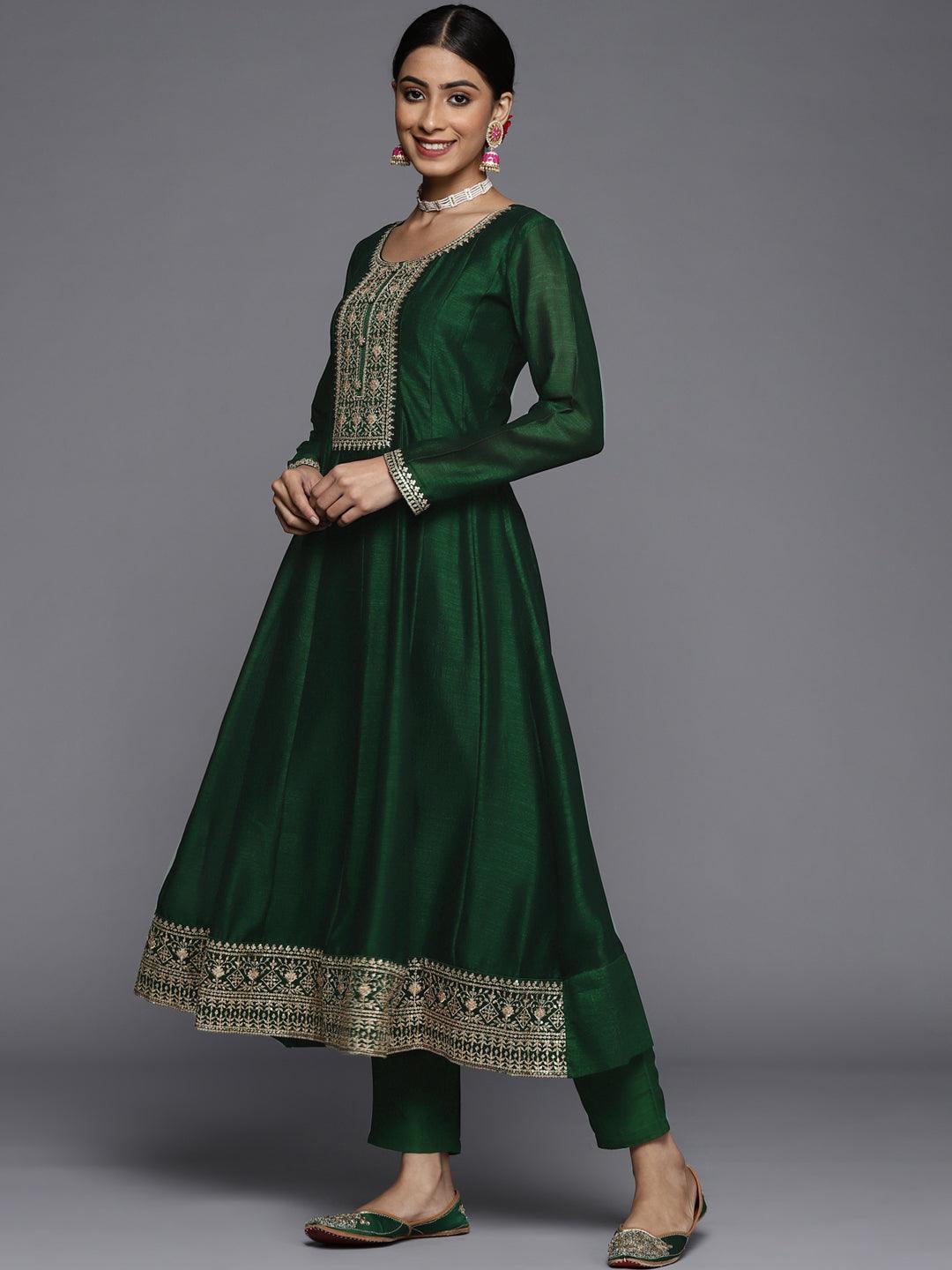 Green Yoke Design Silk Blend Straight Suit Set