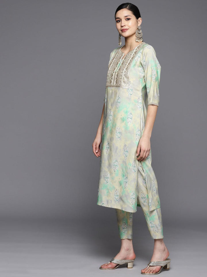 Green Yoke Design Silk Blend Straight Suit Set With Trousers - ShopLibas