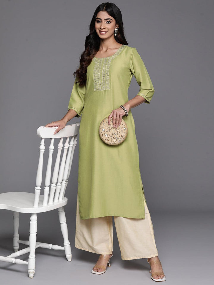 Green Yoke Design Silk Straight Kurta - Libas