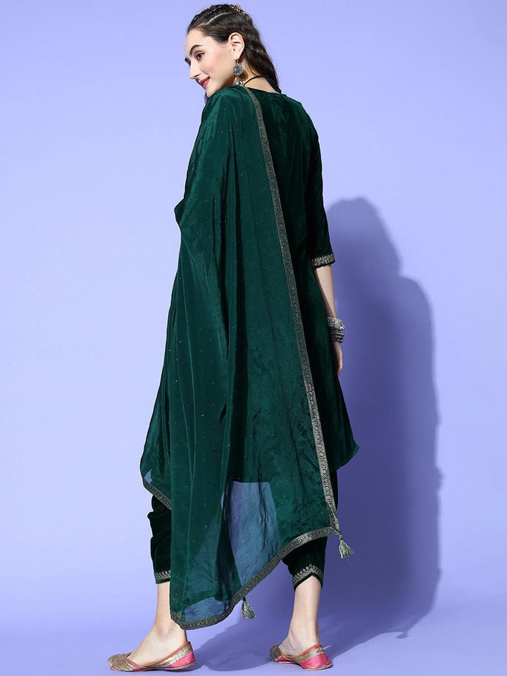 Green Yoke Design Velvet Straight Suit Set - ShopLibas