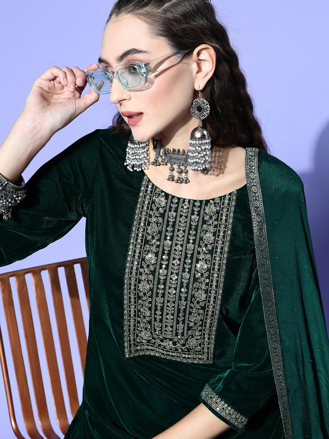 Green Yoke Design Velvet Straight Suit Set - ShopLibas