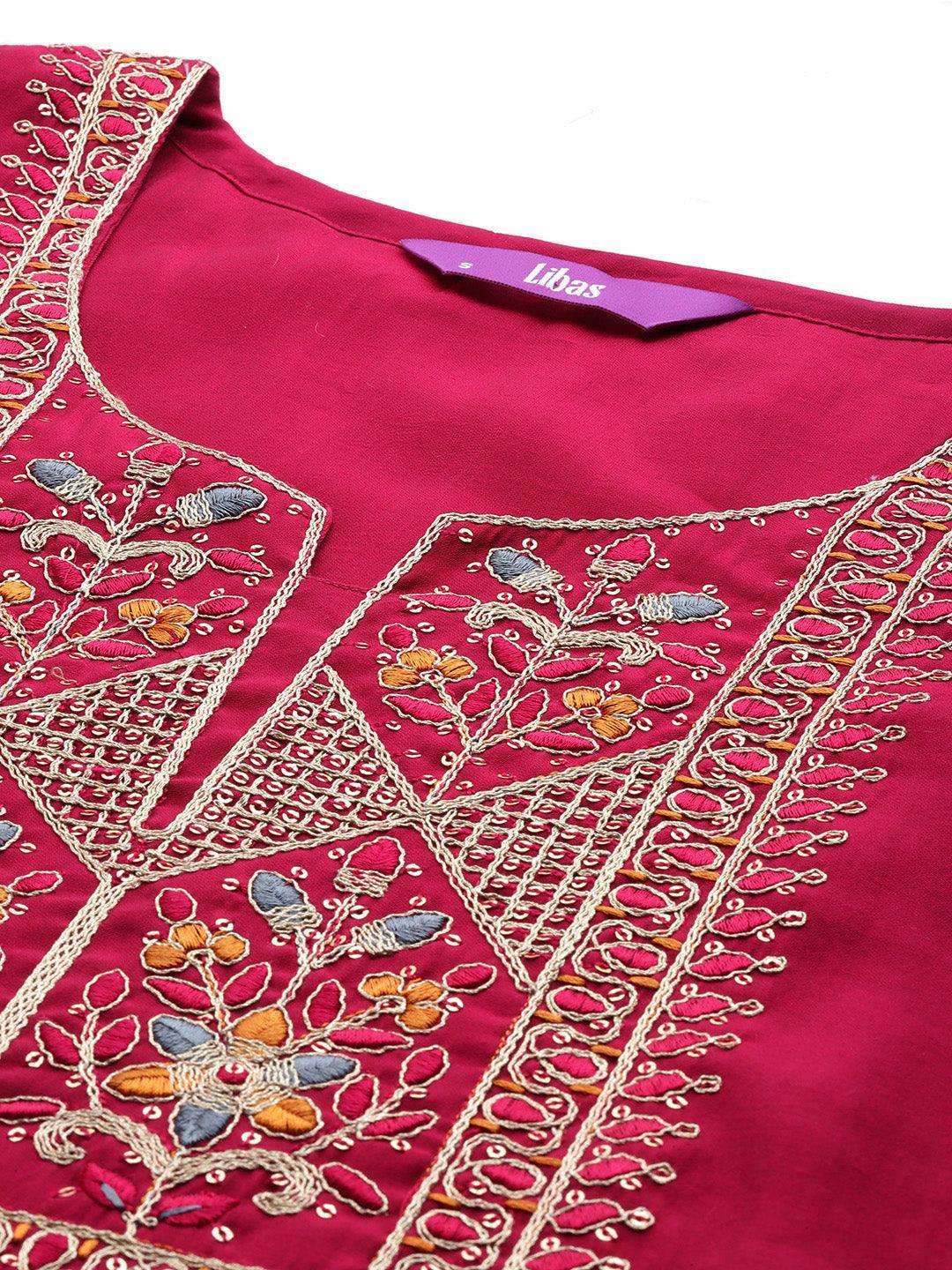 Pink Printed Silk Blend Straight Kurta With Trousers & Dupatta