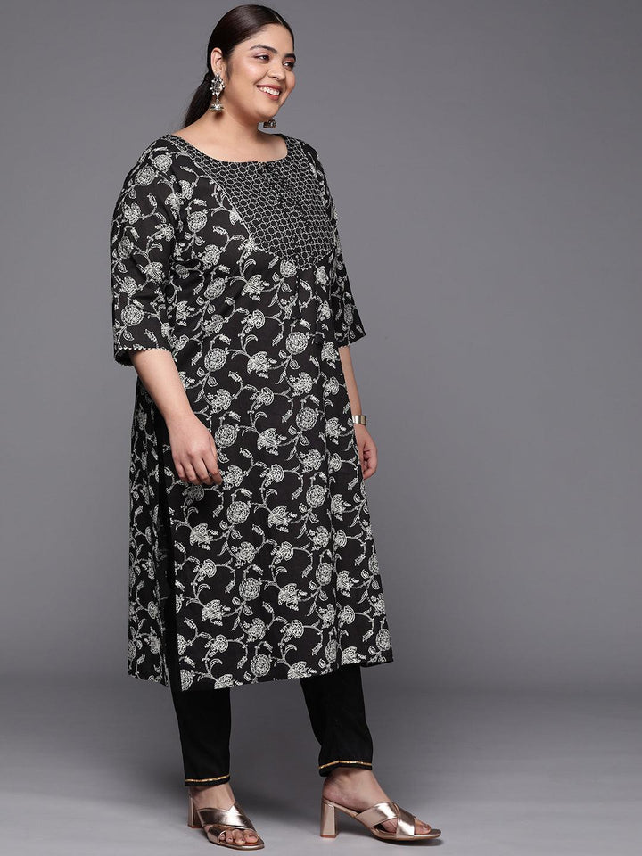 Plus Size Black Yoke Design Cotton Straight Kurta - ShopLibas