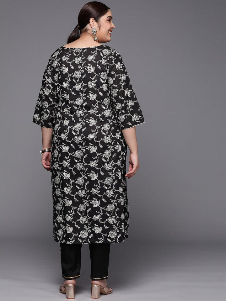 Plus Size Black Yoke Design Cotton Straight Kurta - ShopLibas